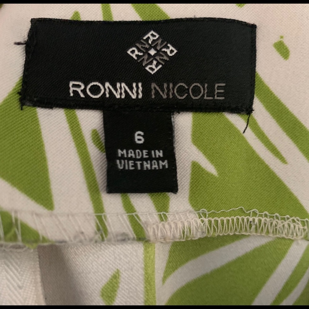 Green and White Printed Dress - Picture 4 of 7